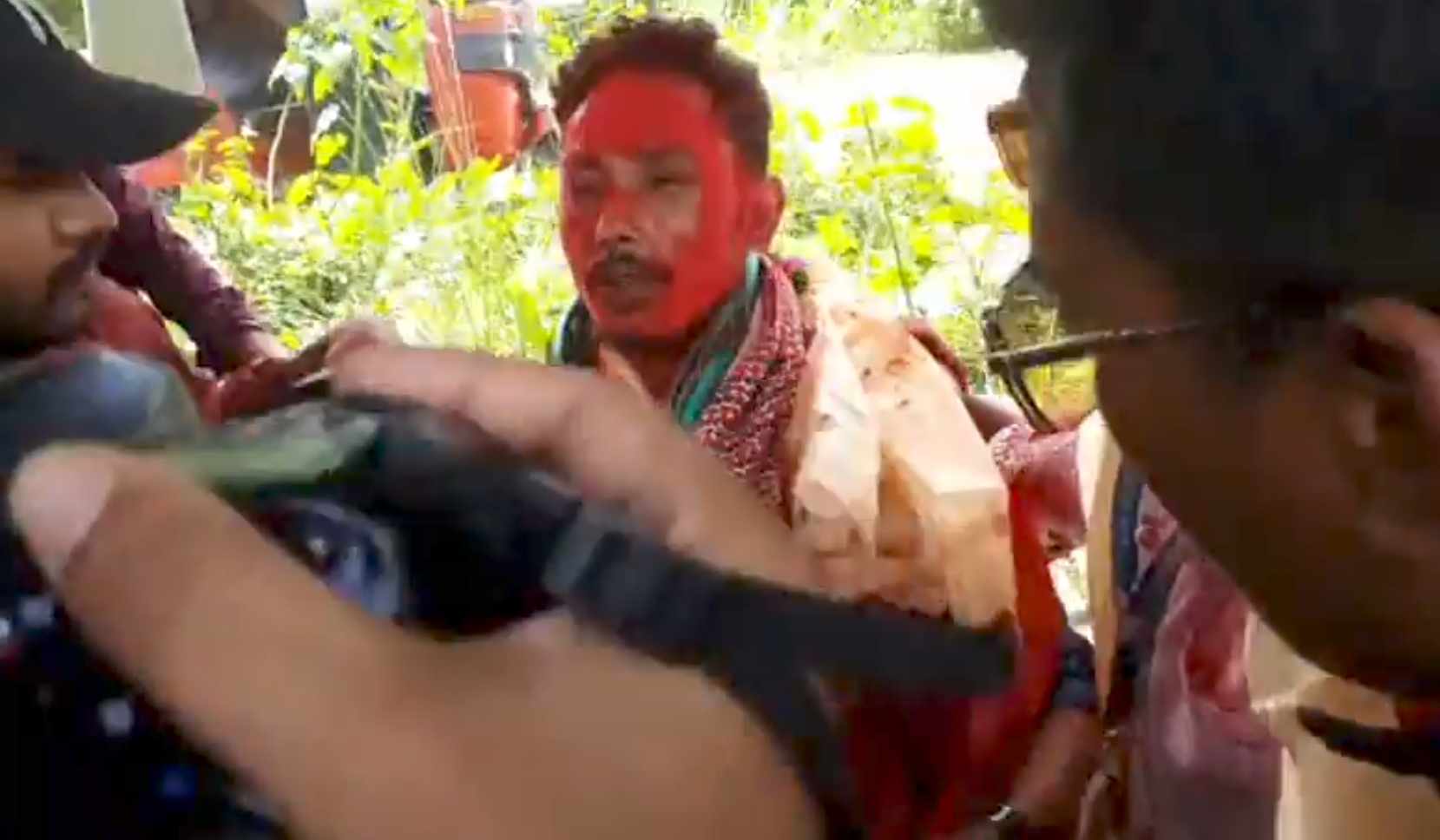 रिहा भए लालबहादुर  विक