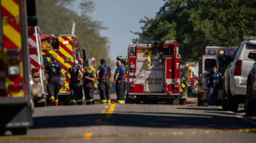 चर्चभित्र गाडी ठोक्दै छिरे, गोली वर्षाए, अनि आगो लगाए : कम्तीमा चार जनाको मृत्यु