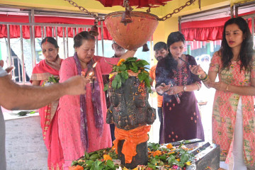 साउनको अन्तिम सोमबार, पूजाआजामा दर्शनार्थी (फोटो फिचर)