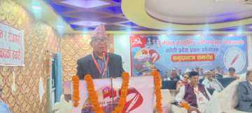 राजतन्त्र फर्काउने कुरा दिवा सपना मात्र हो : माधव नेपाल
