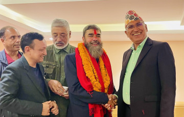 नेकपा केन्द्रीय सदस्य विनोद पहाडी एमालेमा प्रवेश, विष्णु पौडेलले गरे स्वागत