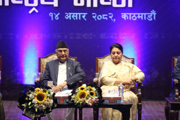 केही मानिसहरू विद्या भण्डारीले आजको कार्यक्रममा बम पड्काउनुहुन्छ भनेर बसेका छन्  : ओली