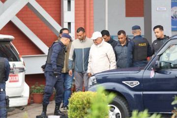 ओलीलाई थुनामुक्त गर्न परेकाे बन्दी प्रत्यक्षीकरण रिटमा सोमबार सुनुवाइ हुने