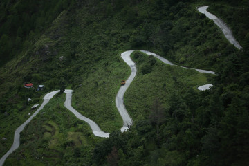 बाढीपहिरोले देशका १२ राजमार्ग अवरुद्ध, १ सय ६० सडक एकतर्फी सञ्चालन