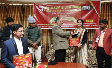 प्रधानमन्त्री प्रचण्डद्वारा ‘डिजिटल वक्तृत्वकला’का विजेतालाई पुरस्कार वितरण