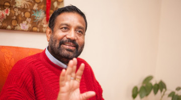 प्रचण्डपछि माधव नेपाल प्रधानमन्त्री बन्ने कांग्रेस नेता निधिकाे दाबी