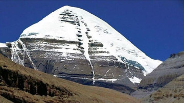 मानसरोवर कैलास जाने राजमार्ग अवरुद्ध, पाँच सय यात्रु केरुङमा रोकिए