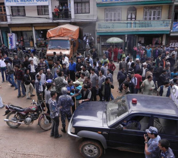 सत्ता गठबन्धन र एमाले कार्यकर्ताबीच दिनदिनै झडप हुन थालेपछि दोलखा प्रवेशमा कडाइ