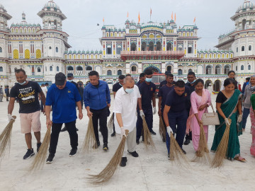 चाडपर्व नजिकिँदै जाँदा जानकी मन्दिरमा सरसफाइ (फोटो फिचर)