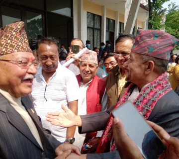 प्रतिस्पर्धी मदनदासलाई स्थापितको प्रस्‍ताव: बुढेसकालमा दौडधुप नगर्नु, योजना दिएर मलाई सहयोग गर्नुस्