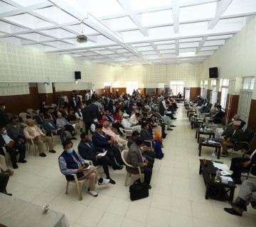 कांग्रेस केन्द्रीय समिति बैठक सुरु, बैठकअघि देउवा र कोइरालाबीच भेट 