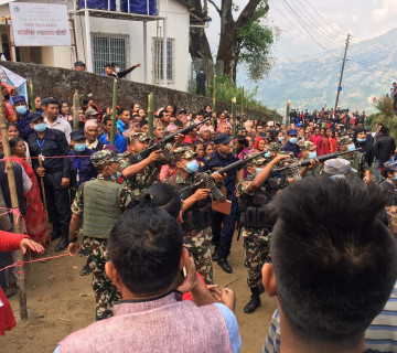 दोलखा र सिन्धुपाल्चाेक पुग्याे सेनाको टोली, हुम्लाका मतदान अधिकृतलाई हेलिकाेप्टरबाट उद्धार