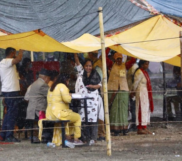 वर्षा भएपछि पेप्सीकाेलामा मतदान स्थगित, चितवन र डडेल्धुरामा मेघगर्जनसहित पानी पर्ने