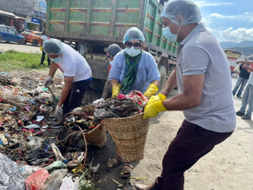 युवा संघको दबाबमूलक सरसफाइ अभियान