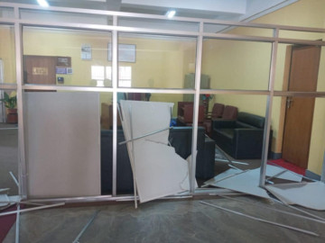 नेविसंघका स्ववियु सभापतिको कार्यक्रममा कार्यकर्ताकै घुसपैठ, यसरी तोडफोड भयो भीसीको कार्यकक्ष