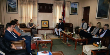 युराेपेली सांसदकाे टाेली काठमाडाैंमा राजनीतिक भेटघाटमा व्यस्त