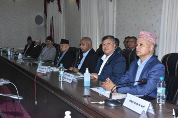 आचारसंहिताबारे आयोग र दलहरूबीच बैठक सुरू