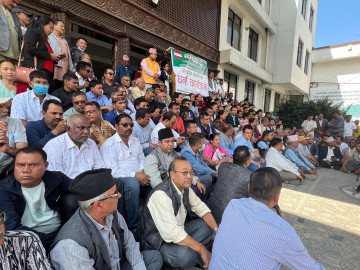 बालुवाटारमा कांग्रेस पदाधिकारी बैठक, सानेपामा शेखर समूहकाे धर्ना