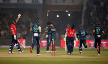 टी-ट्वेन्टी अन्तर्राष्ट्रिय क्रिकेटमा इंग्ल्यान्डमाथि पाकिस्तान ६ रनले विजयी