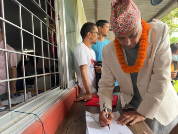 पत्रकारसँग खगराजले भने- तपाईंहरूकाे अनुमान सत्यकाे नजिक छ