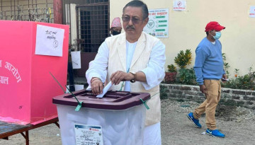 गृहमन्त्री खाँणले गरे मतदान