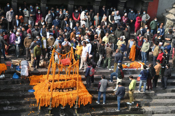 पहिलो गभर्नर हिमालयशमशेरको पशुपति आर्यघाटमा अन्त्येष्टि (फोटो फिचर)