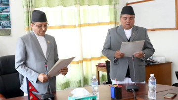 राष्ट्रियसभाका नवनिर्वाचित सांसद दशौँदीले लिए शपथ 