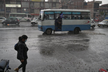 काठमाडौंमा यो वर्षको पहिलो हिउँदे वर्षा (फोटो फिचर) 