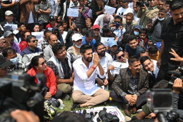 भ्रष्टाचारविरुद्ध प्रदर्शन, बाबुरामदेखि रवि लामिछानेसम्मको ऐक्यवद्धता (फोटो फिचर)