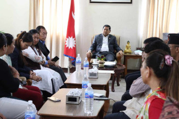 तामाङ र मगर समुदायको धर्नामा प्रहरी हस्तक्षेपः दोषीमाथि कारबाही गर्ने गृहमन्त्री श्रेष्ठको प्रतिबद्धता 