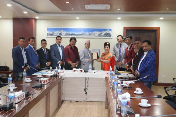 थाइल्यान्ड र म्यानमारमा रहेका नेपालीभाषीका प्रतिनिधिले भेटे उपप्रधानमन्त्री खड्का