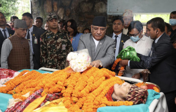 मन्त्री किरातीका बुबालाई प्रधानमन्त्रीले दिए श्रद्धाञ्जली