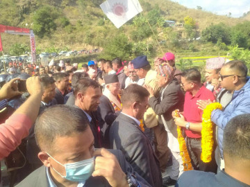 कोशी पुग्यो एमालेको मध्यपहाडी यात्रा