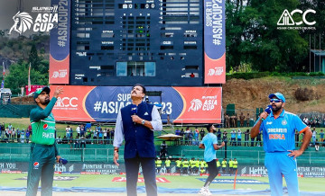 वर्षा रोकिएपछि खेल सुरु, शाहिन शाहले लिए रोहित शर्माको विकेट 