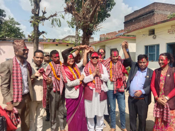 टीकापुर घटनाका तीनसहित ९ कैदी रिहा, रेशम दम्पतीले गरे स्वागत