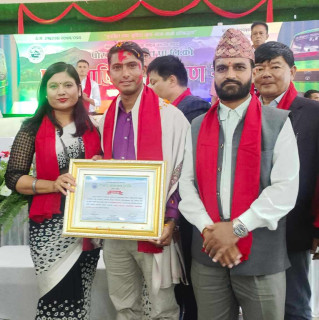 पत्रकार पौडेललाई यातायात व्यावसायिक पत्रकारिता पुरस्कार 