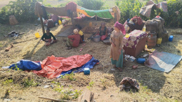 १६ जना बितेको गोइरीगाउँ : गासको टुंगो छैन, शीत नथेग्ने त्रिपालमुनि बास छ