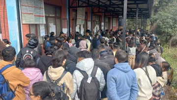 विदेश जान एनओसी लिने विद्यार्थीको लाइन (फोटोफिचर)