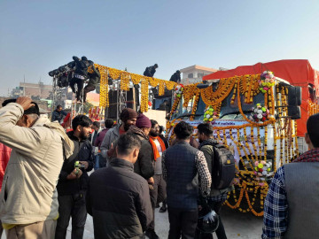 यसरी पठाइँदै छ अयाेध्याकाे राम मन्दिरका लागि जनकपुरबाट भार (फोटो फिचर)