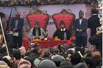 नातीसँगै कपिलवस्तु पुगेर ज्ञानेन्द्रले गरे पृथ्वीनारायणको सालिक अनावरण