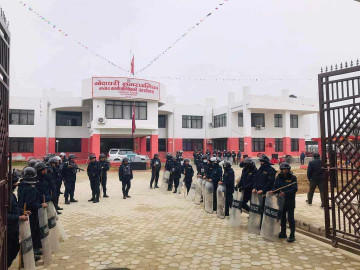 गाेदावरी नगरपालिकाकाे कार्यालय भवन उद्घाटन समाराेहमा एमालेकाे अवराेध, के हाे लफडा ?