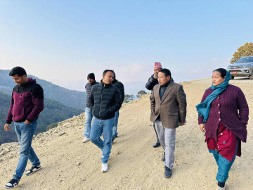 ठेकेदार र कर्मचारीसँग वर्षमानको आक्रोशः काम तपाईं बिगार्ने, गाली हामीले खाने ?