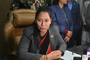 अमेरिकामा परामर्शदाता थिइन् सुमना श्रेष्ठ, स्वदेश फर्केर भइन् शिक्षामन्त्री