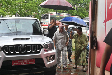 एक बजेका लागि बोलाइएको नेकपा एसको बैठक पाँच बजेसम्म सुरु हुन सकेन 