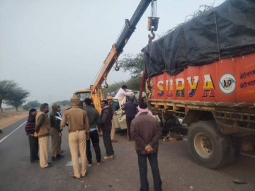 माेदीको सुरक्षाका लागि खटिएका प्रहरी बोकेको गाडी दुर्घटना, ६ जनाको मृत्यु