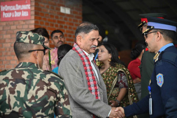 काठमाडाैं आइपुगे भारतका स्थल सेनाध्यक्ष (तस्वीरहरू)