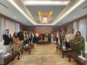 मध्यरातमा अखिल नेतालाई बोलाएर ओलीले भने - जसरी पनि सर्वसम्मत गर्नू