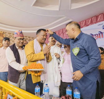नाउपाका जिल्ला अध्यक्ष कांग्रेस प्रवेश, गगन थापाले गरे स्वागत