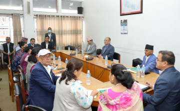 प्रधानमन्त्रीलाई विश्वासको मत दिन माओवादी केन्द्रको ह्वीप 