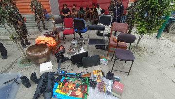 सेनाले समात्यो सिंहदरबार जलाउने ग्याङ, लुटिएका सामान पनि बरामद 
